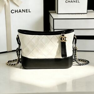 <AUTHENTIC>Chanel Gabrielle Hobo Bag in White